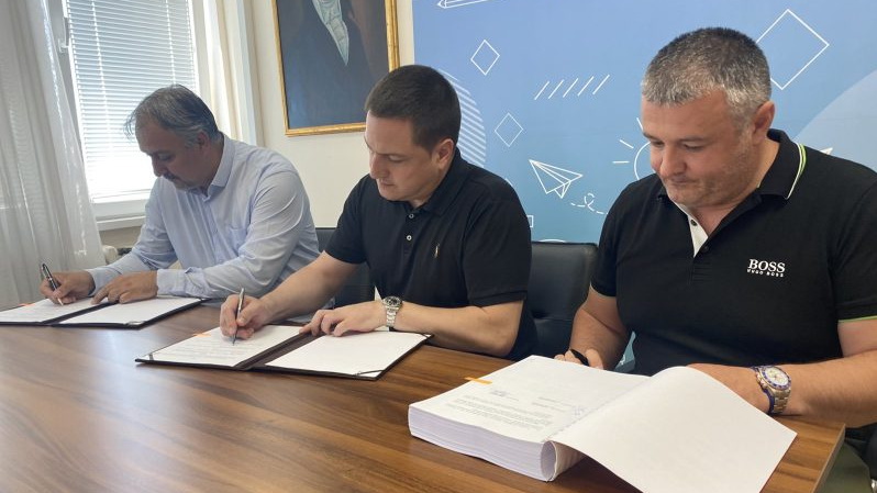 Potpisani ugovori o izgradnji dva vrtića u Loznici i Merošini